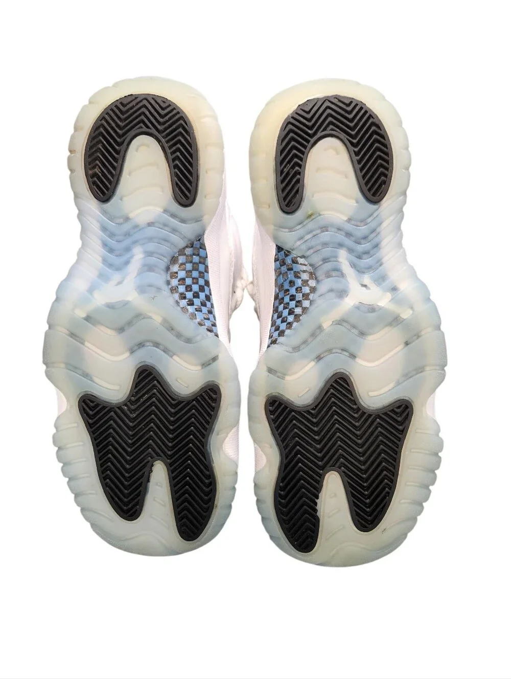 Jordan 11 Retro Legend Blue (2024)